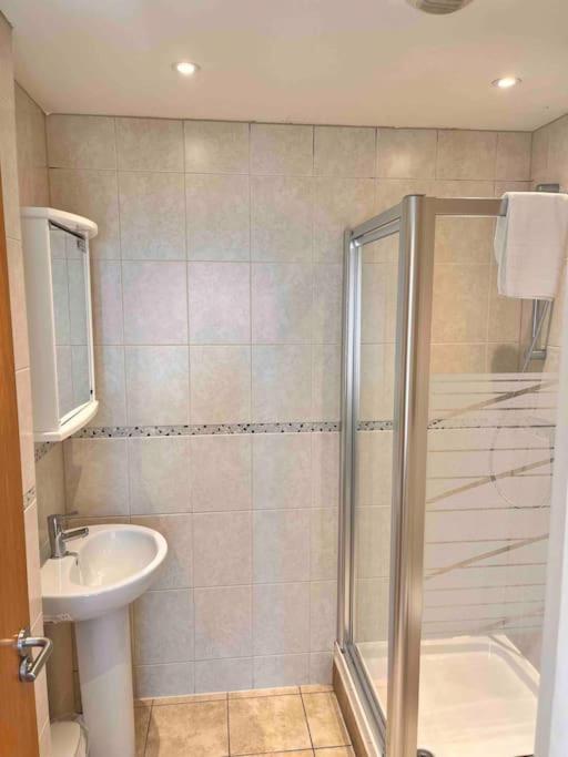2Bed With Pool & Sea View Apartment Newquay  Exterior photo